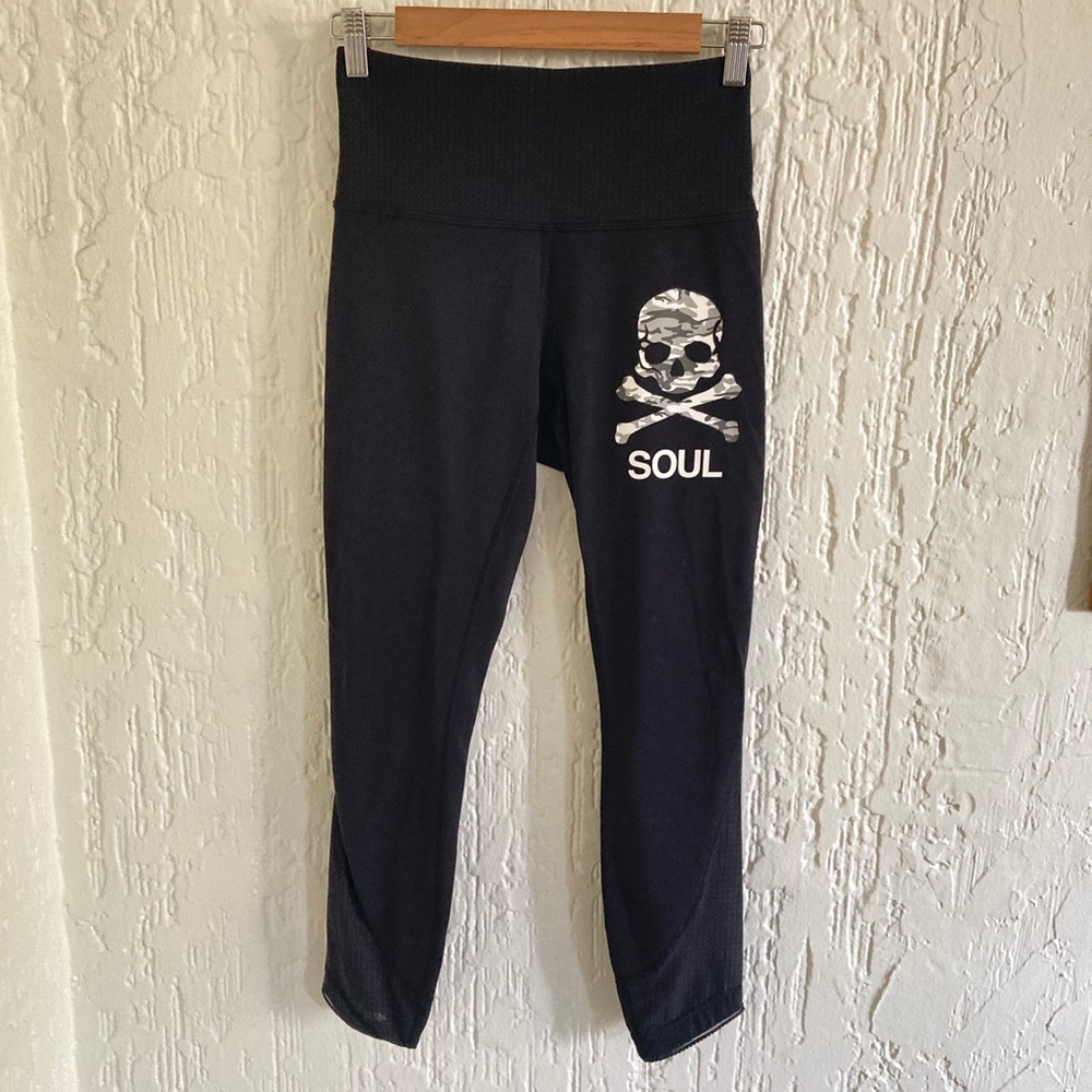 Lululemon Soul Cycle Black Capri Leggings Pants Size 6